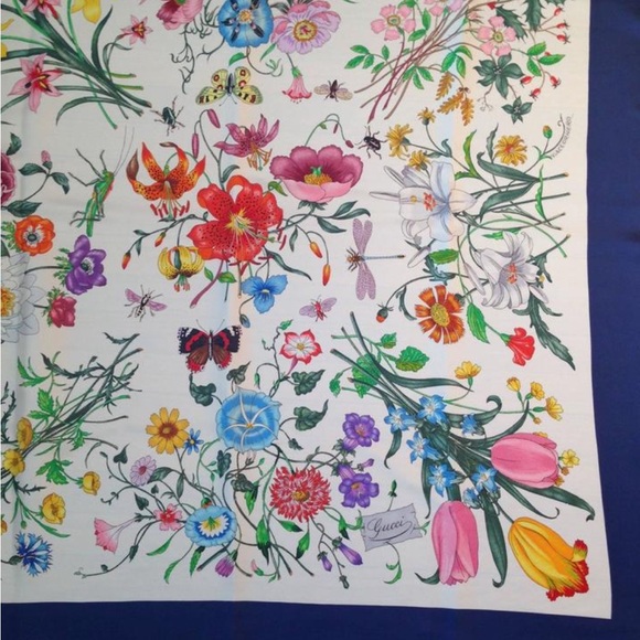 Vintage Gucci Flora Scarf 1966 Silk Flowers Decorations Dark Blue Frame - Picture 10 of 13